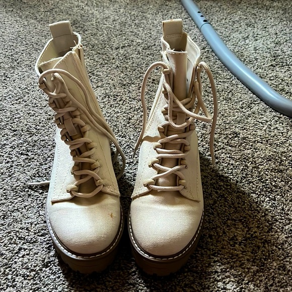 boots - Picture 1 of 4